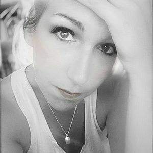 Meet your Posher, Pamela